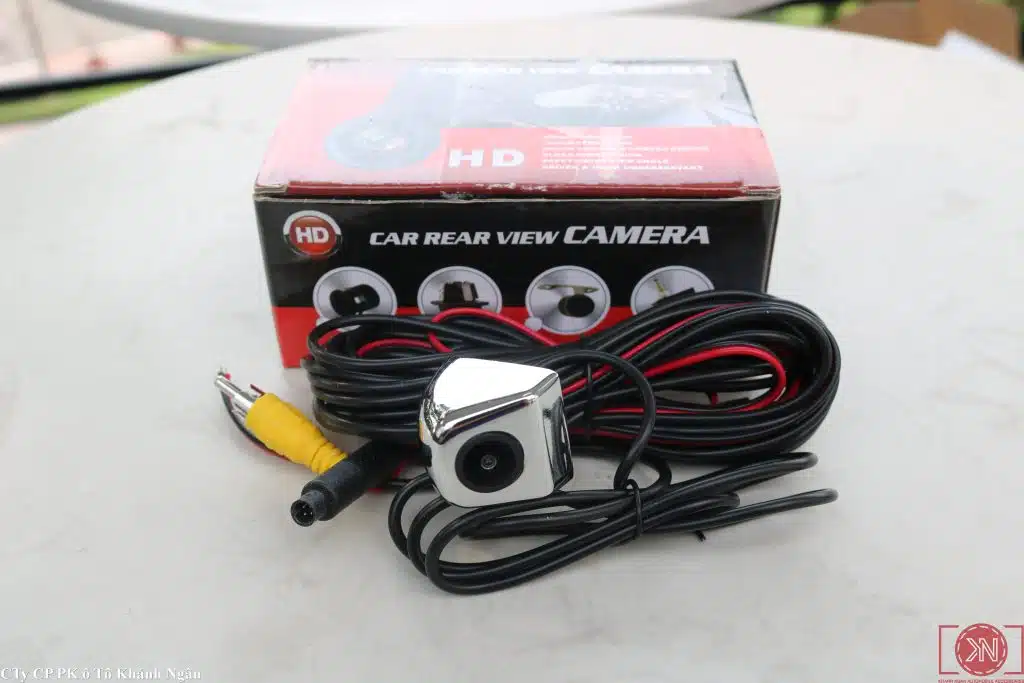 Lắp camera lùi toyota
