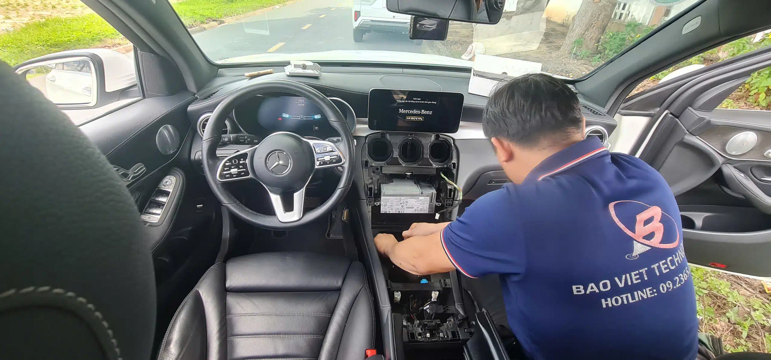 Lắp định vị xe ô tô giấu kín