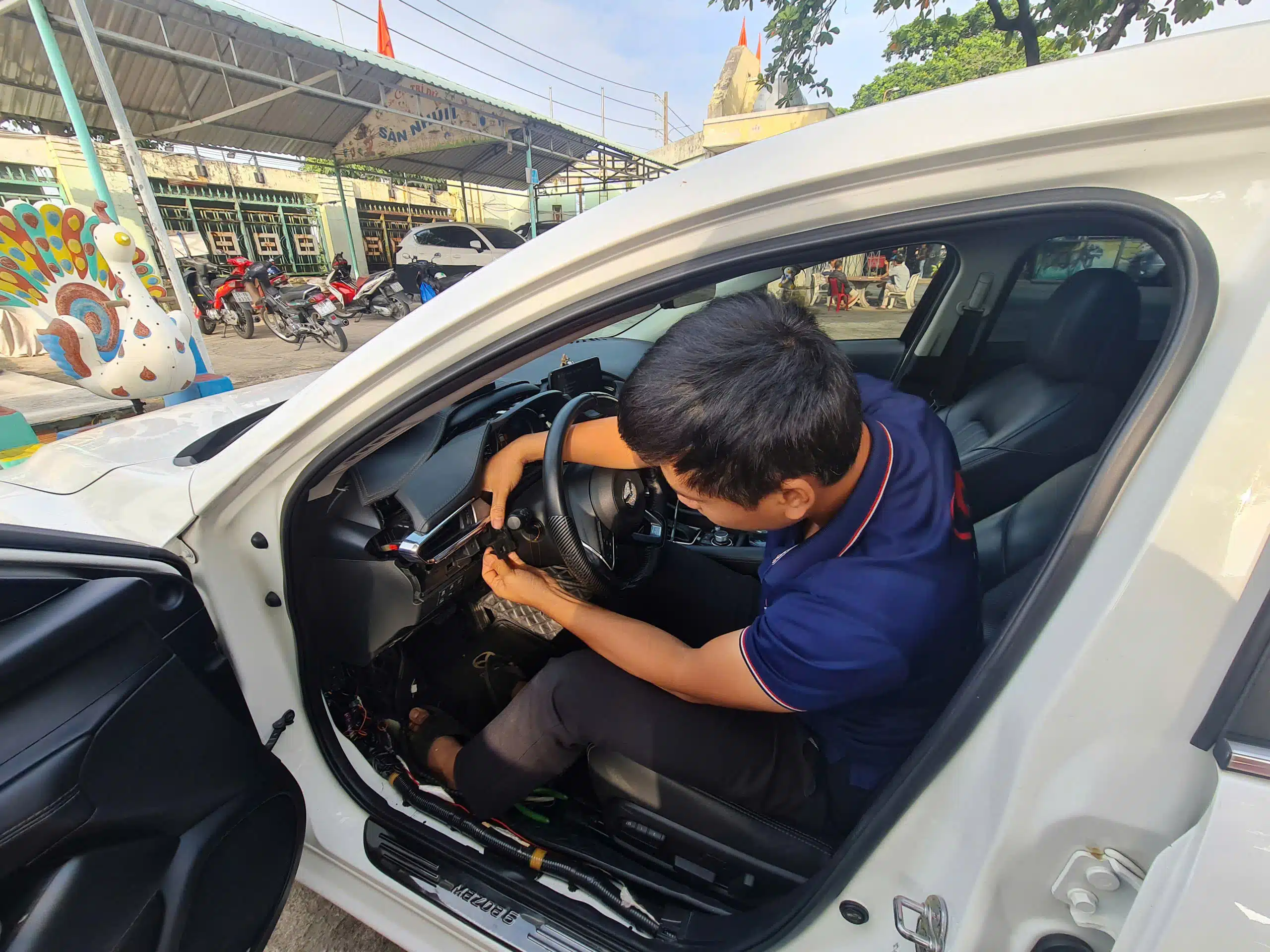 lắp định vị ô tô dấu kín